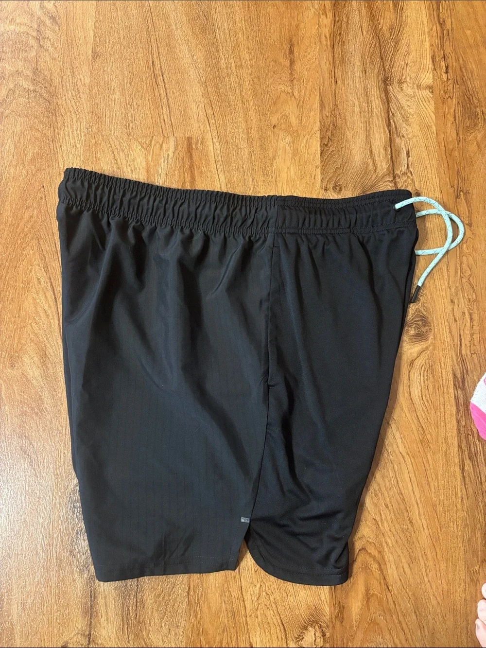Reebok Men's Trekker Hybrid Performance Short, 6" inseam - Picture 3 of 4